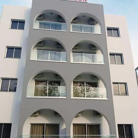 Polyxeni Hotel Apartments 레메소스 외부 사진