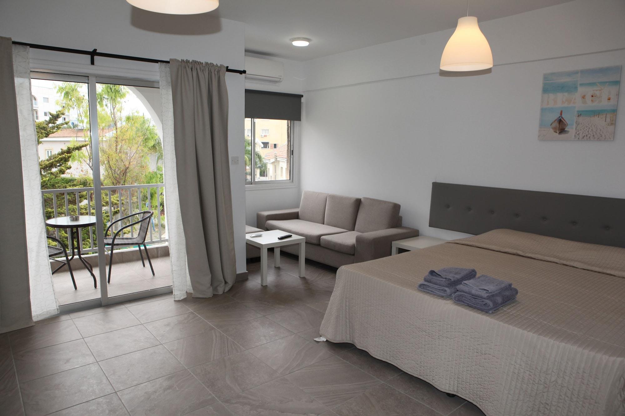 Polyxeni Hotel Apartments 레메소스 외부 사진