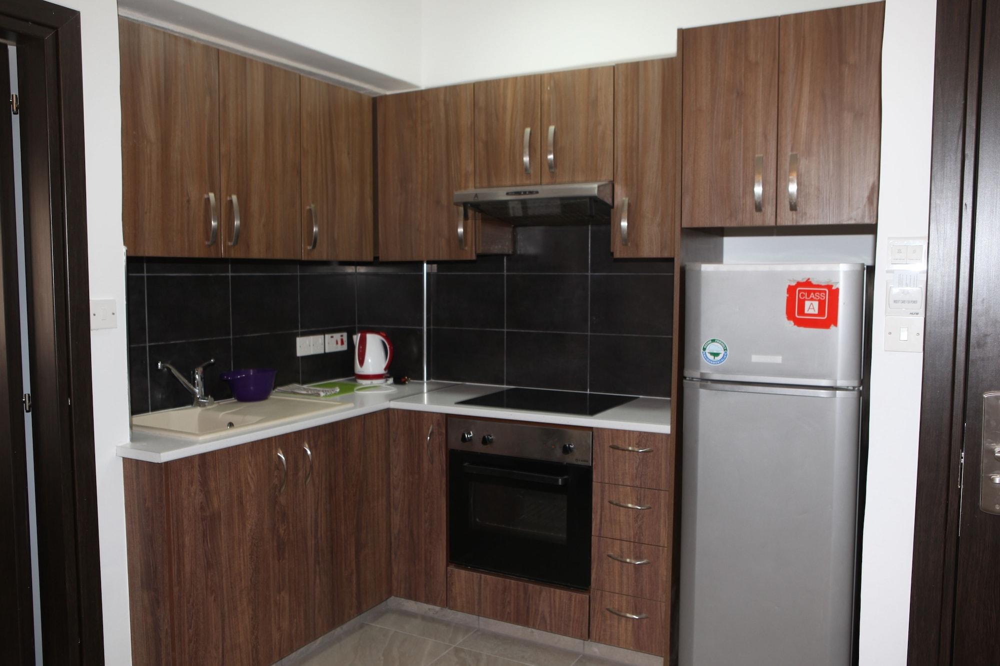 Polyxeni Hotel Apartments 레메소스 외부 사진