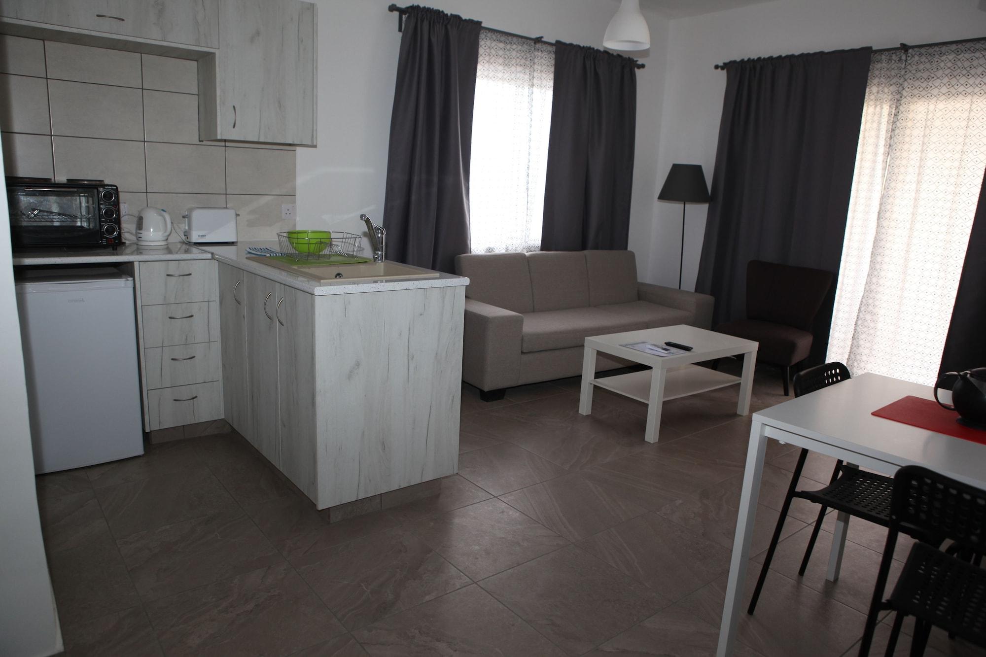 Polyxeni Hotel Apartments 레메소스 외부 사진