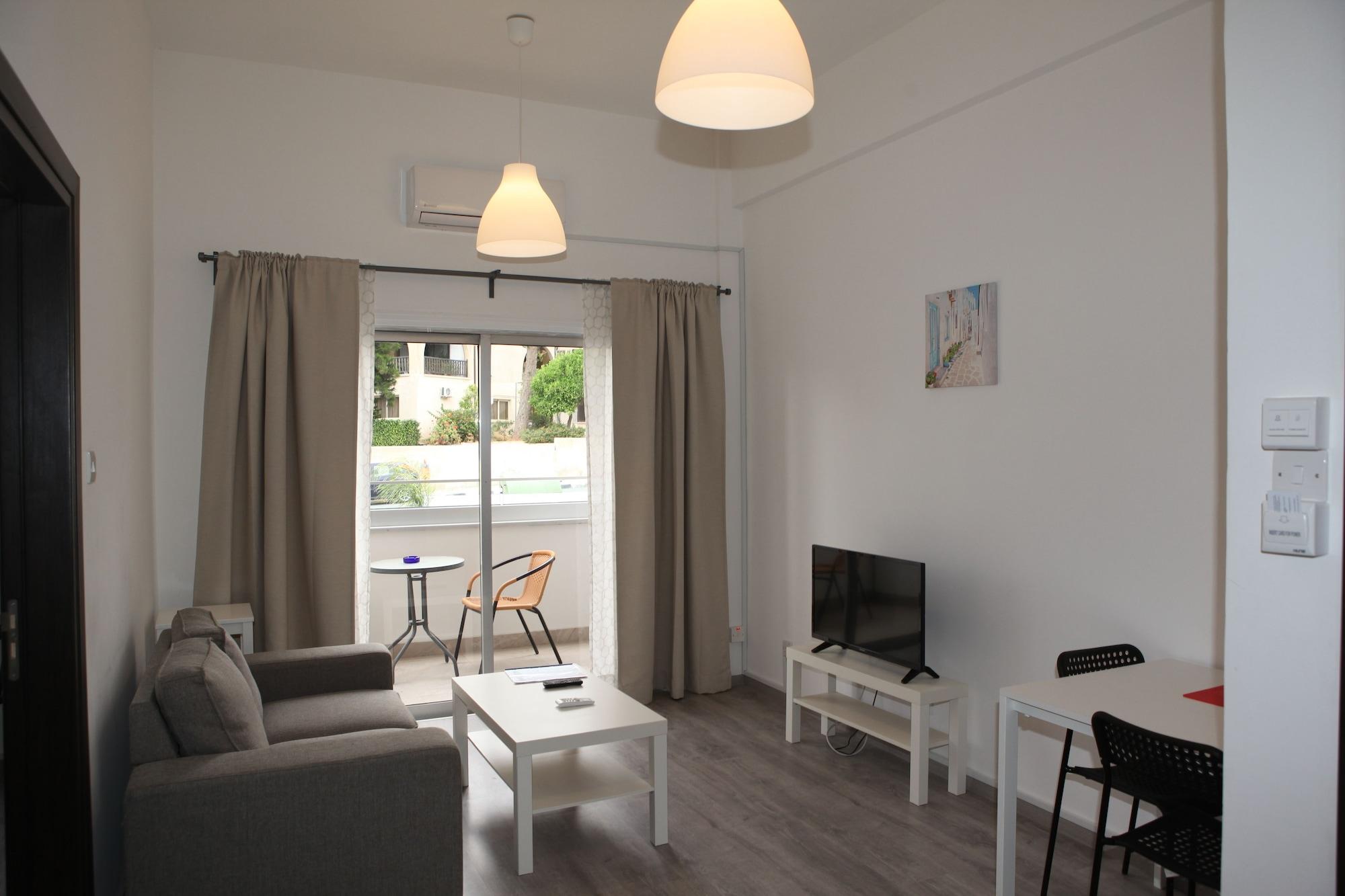 Polyxeni Hotel Apartments 레메소스 외부 사진