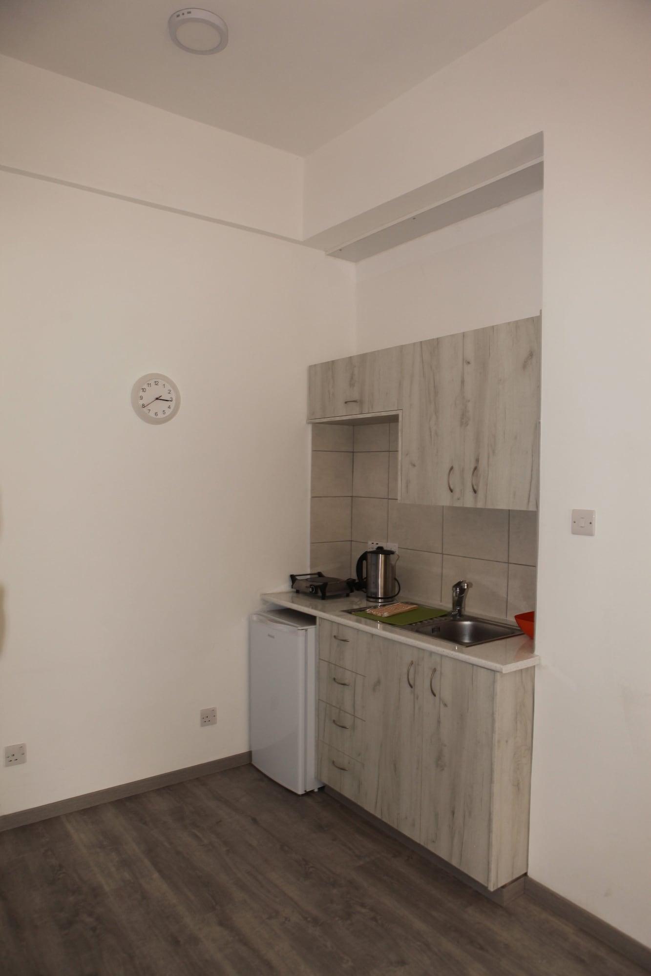 Polyxeni Hotel Apartments 레메소스 외부 사진