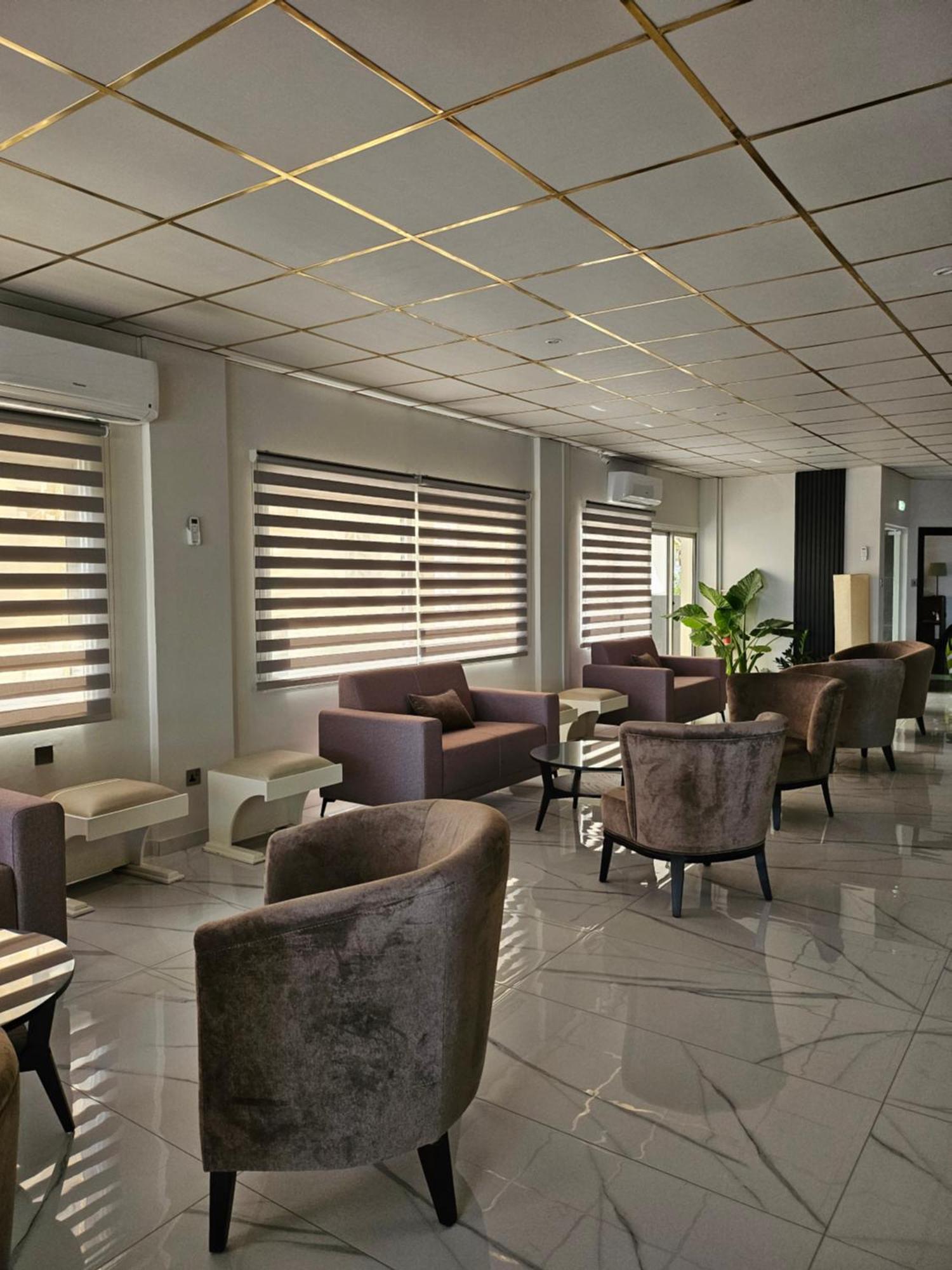 Polyxeni Hotel Apartments 레메소스 외부 사진