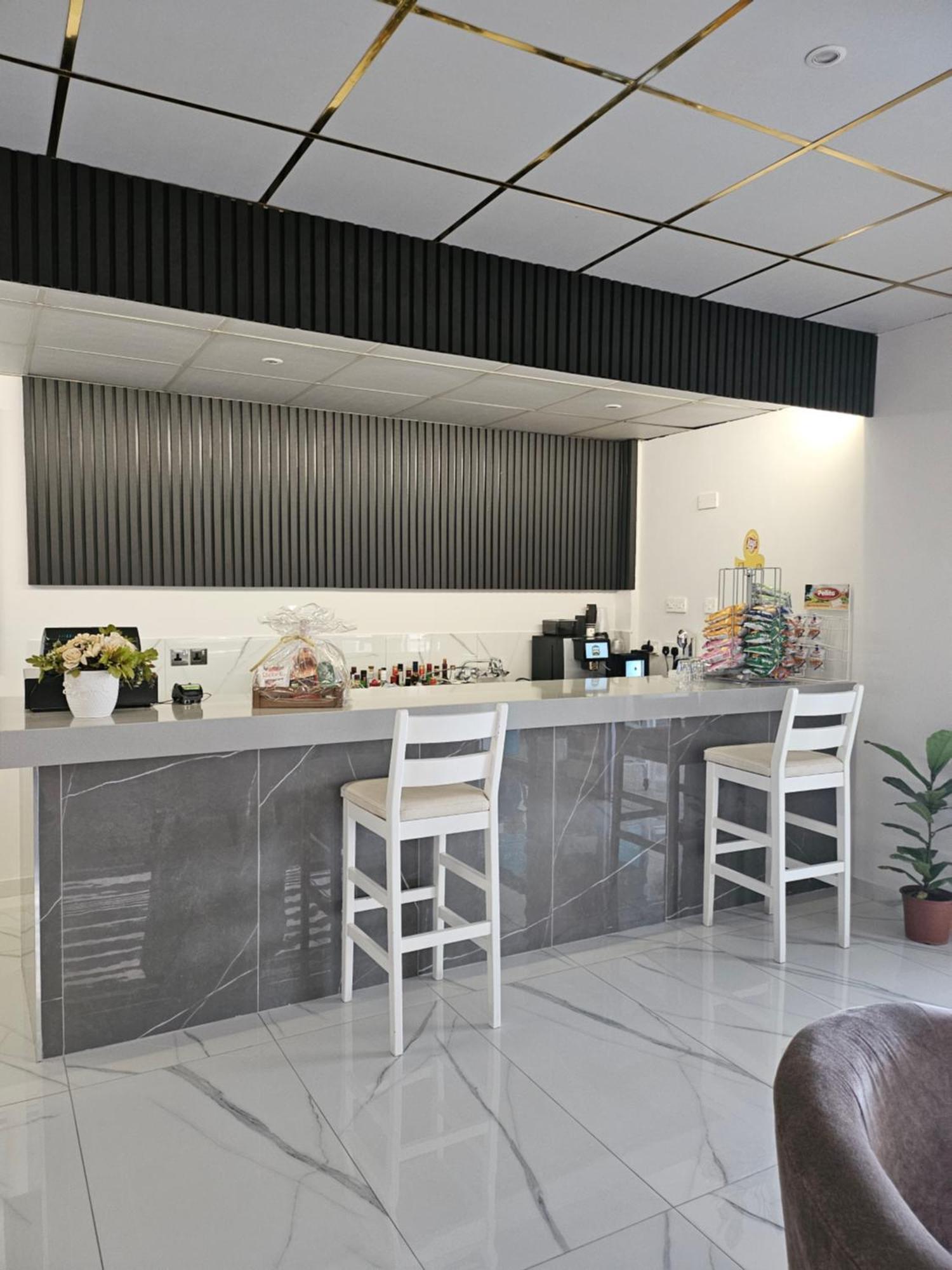 Polyxeni Hotel Apartments 레메소스 외부 사진