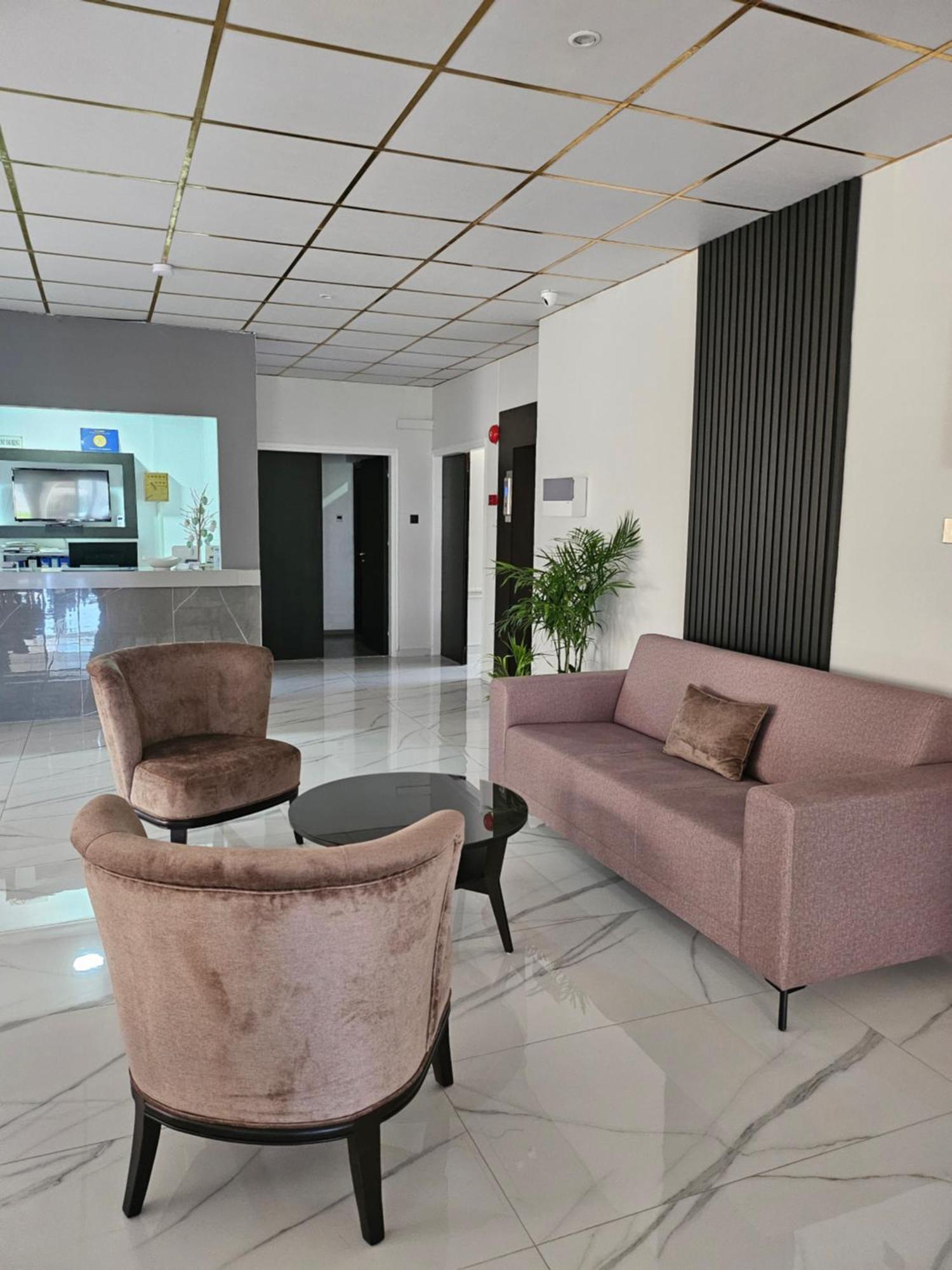 Polyxeni Hotel Apartments 레메소스 외부 사진