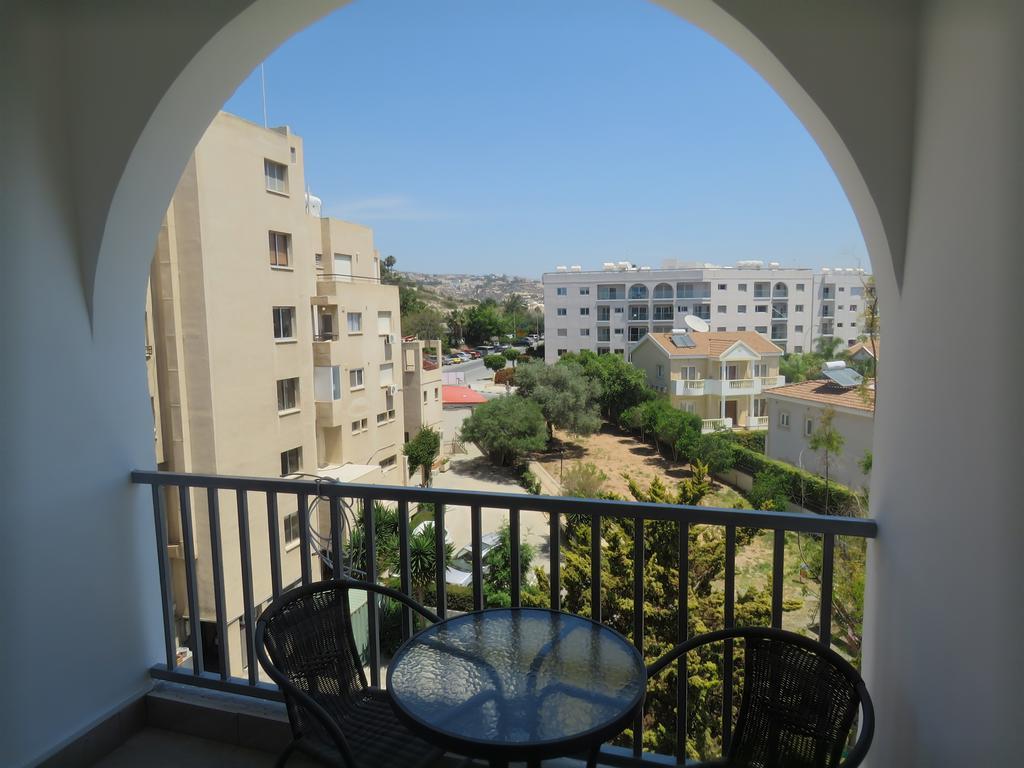 Polyxeni Hotel Apartments 레메소스 외부 사진