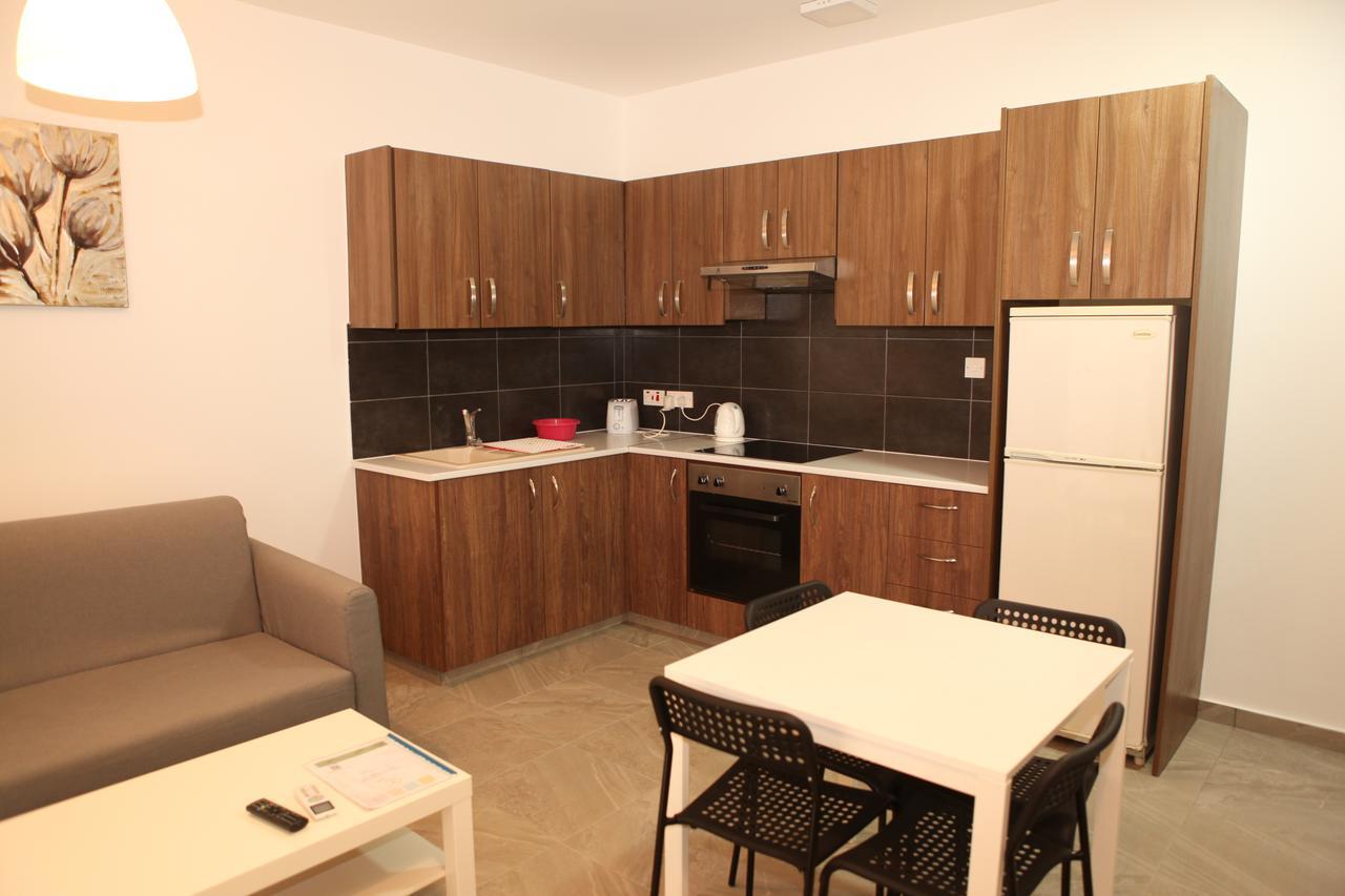 Polyxeni Hotel Apartments 레메소스 외부 사진