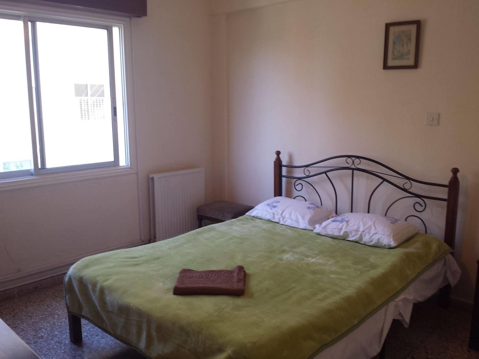 Polyxeni Hotel Apartments 레메소스 외부 사진