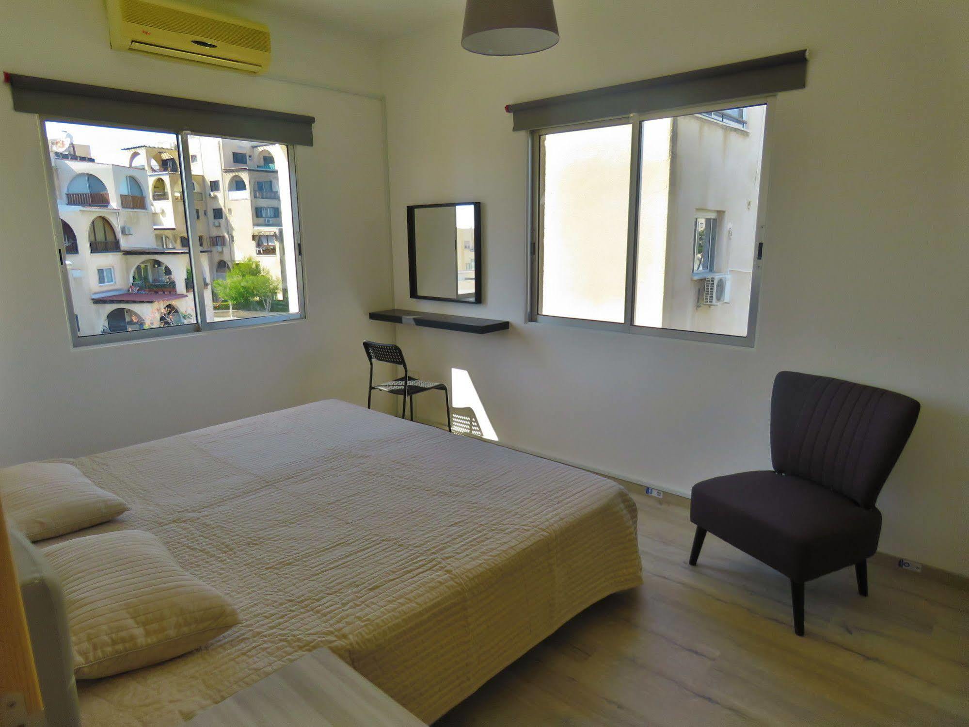 Polyxeni Hotel Apartments 레메소스 외부 사진