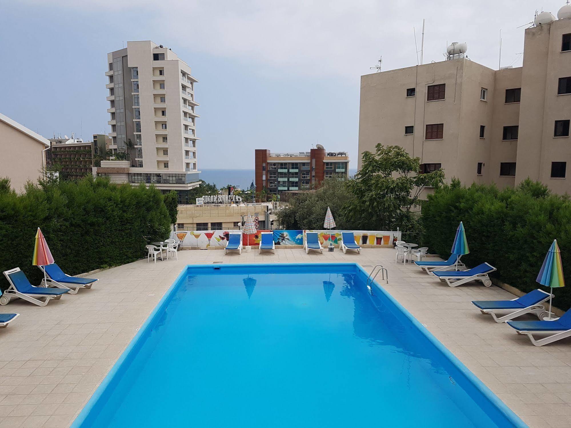 Polyxeni Hotel Apartments 레메소스 외부 사진
