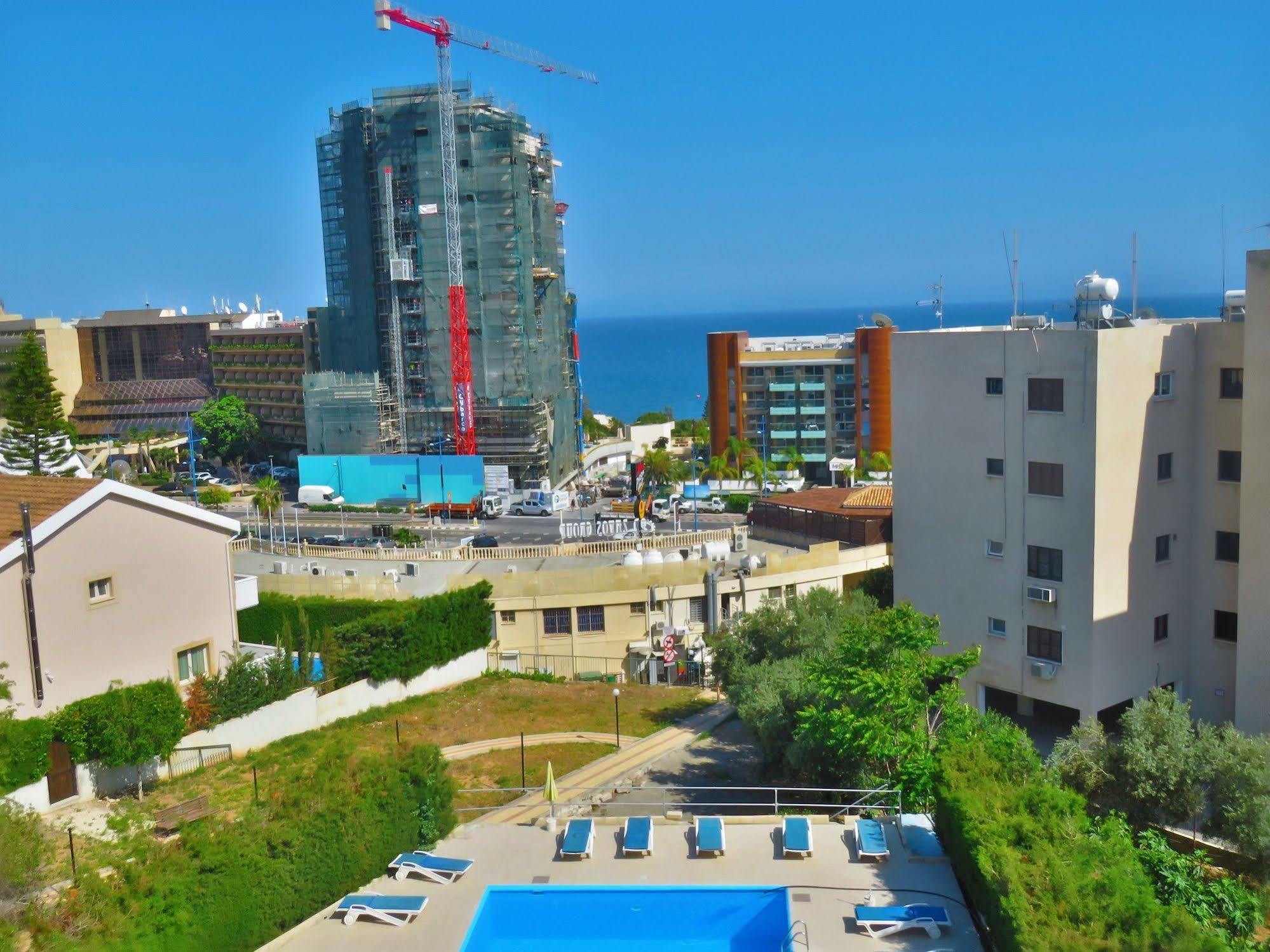 Polyxeni Hotel Apartments 레메소스 외부 사진