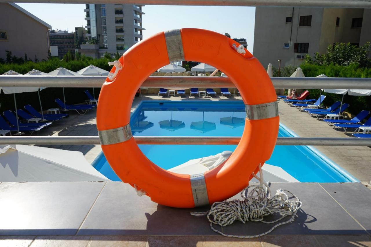 Polyxeni Hotel Apartments 레메소스 외부 사진