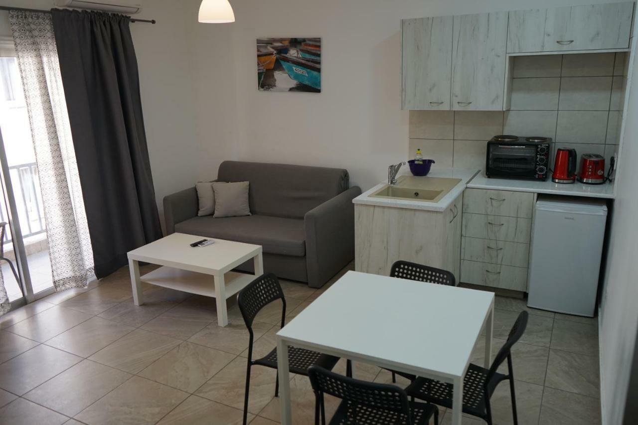Polyxeni Hotel Apartments 레메소스 외부 사진